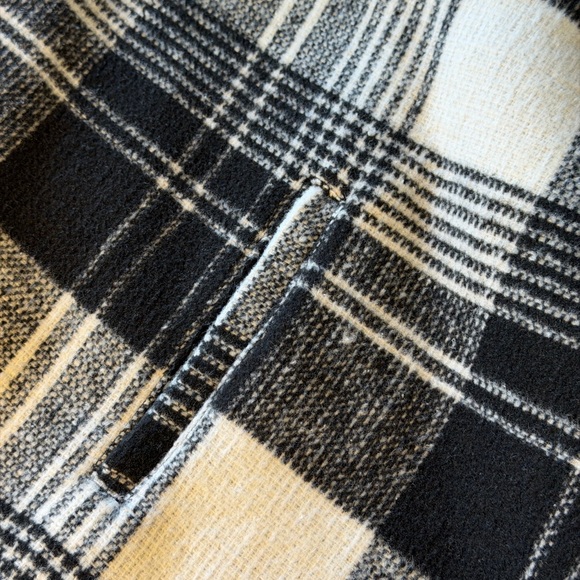 Jolt Monochrome Checkered Vest - Picture 10 of 11